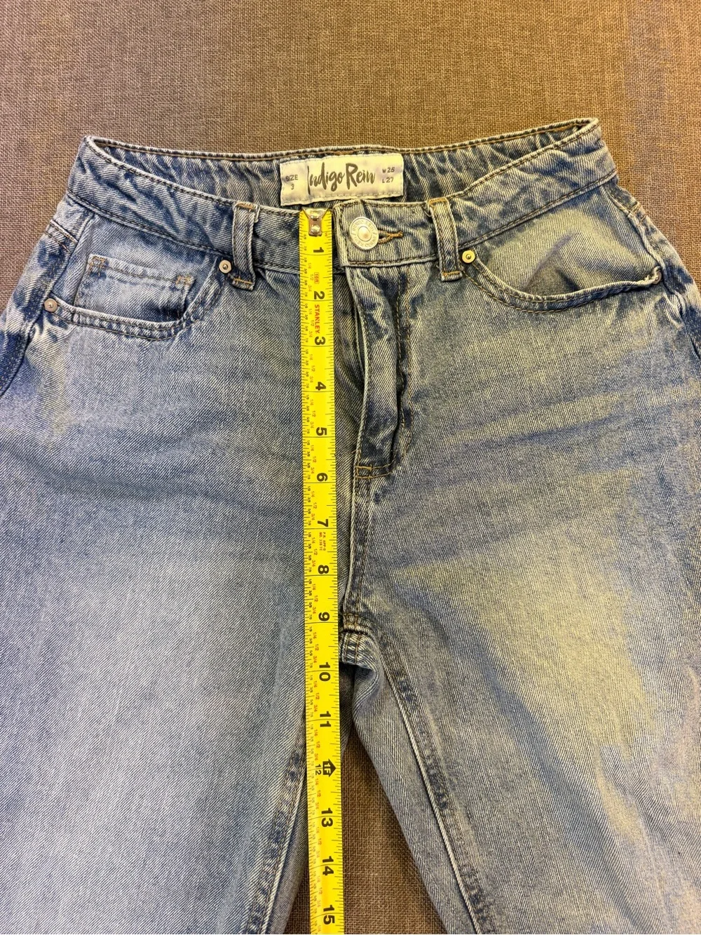Indigo Rein Women's barrel leg cropped Jeans in Light Blue Wash size 25